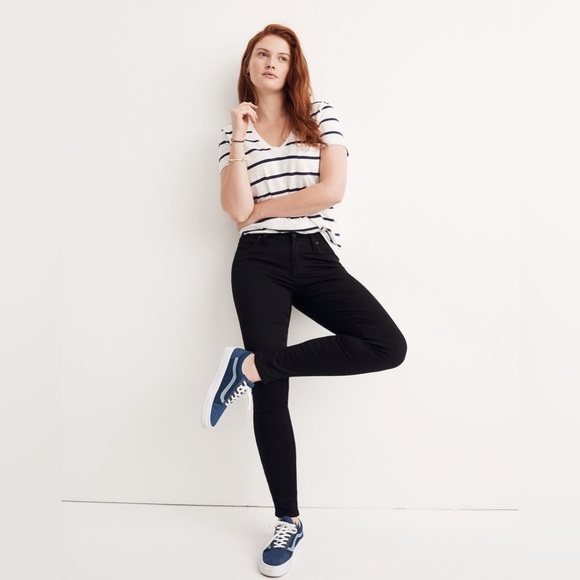 Madewell Denim - Madewell 8" Skinny Black Carbondale Wash Jeans Size 27